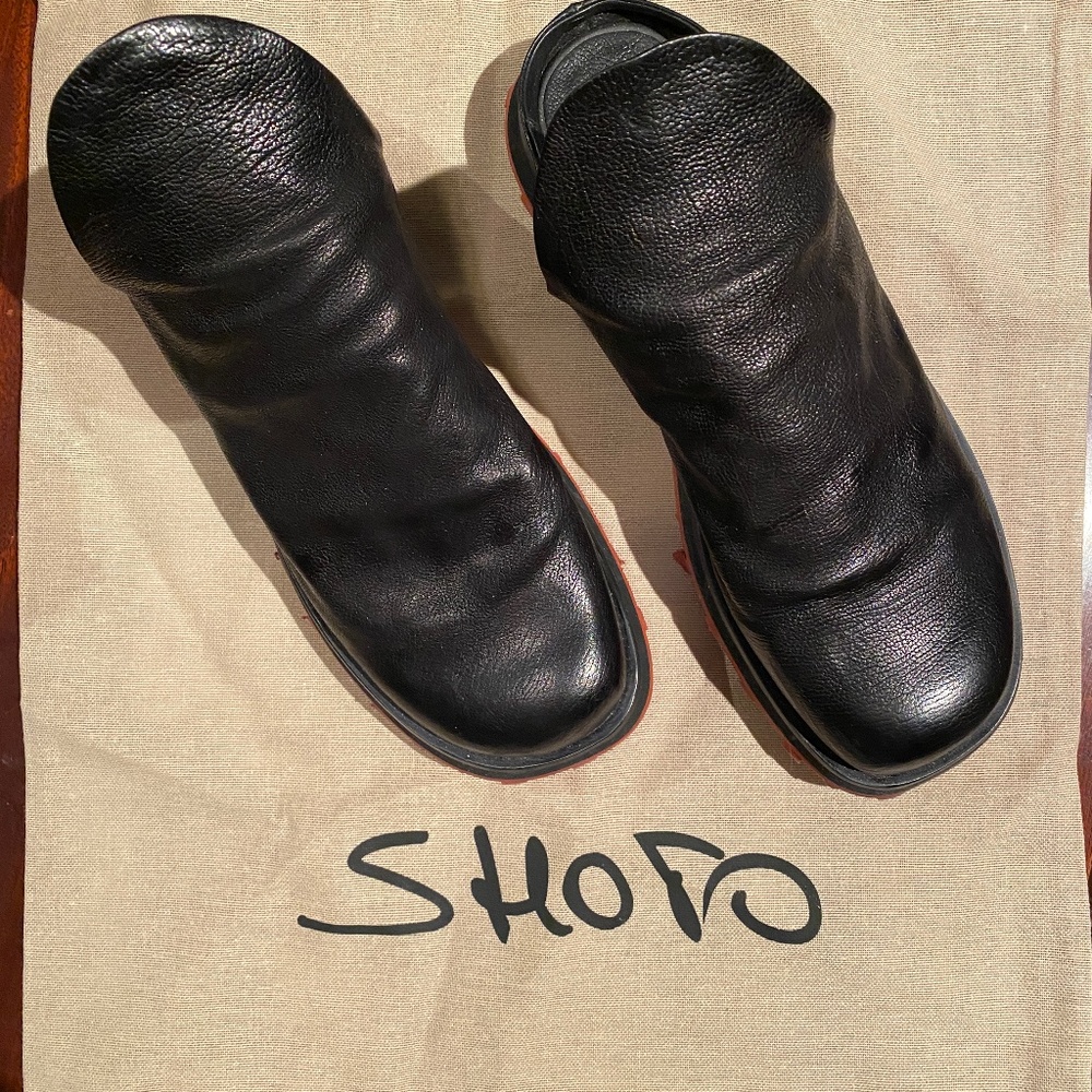 SHOTO Black Leather Women's Slide Size 40